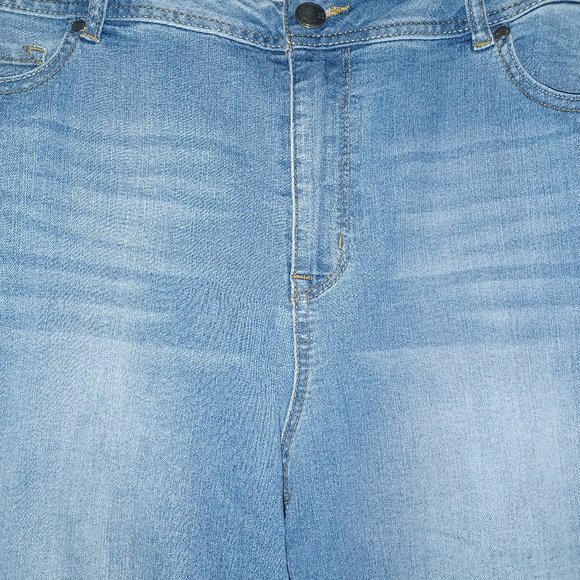 Avenue Denim Pants - AVENUE DENIM STRECH FIT WOMEN'S CAPRI PANTS